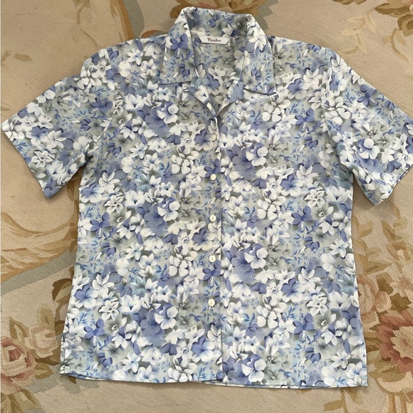 TanJay lavender Blue and White Floral Button Down Shirt - Picture 6 of 6